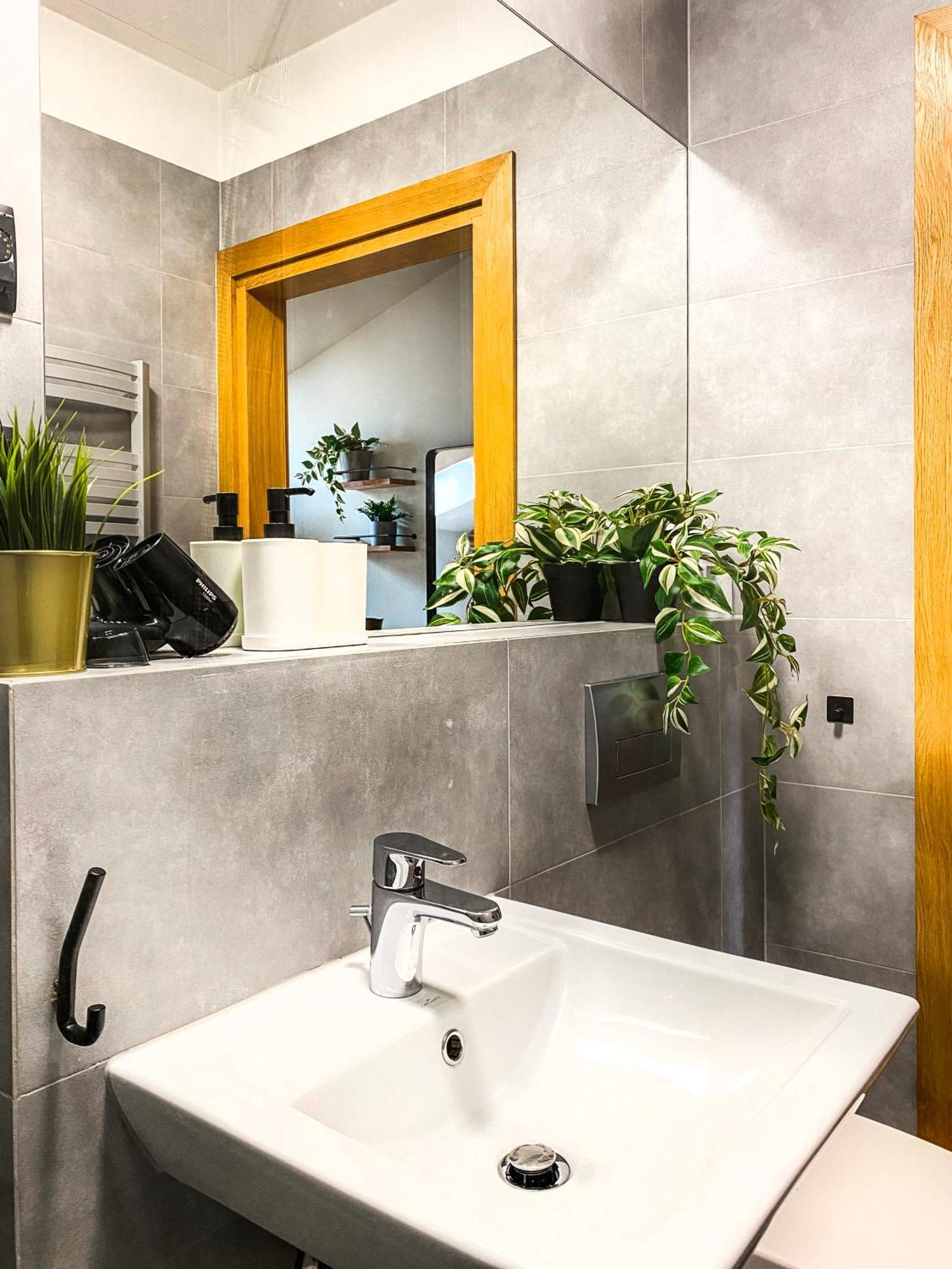 Cozy Apartment With Ac For Couples - Old Town كراكوفيا المظهر الخارجي الصورة